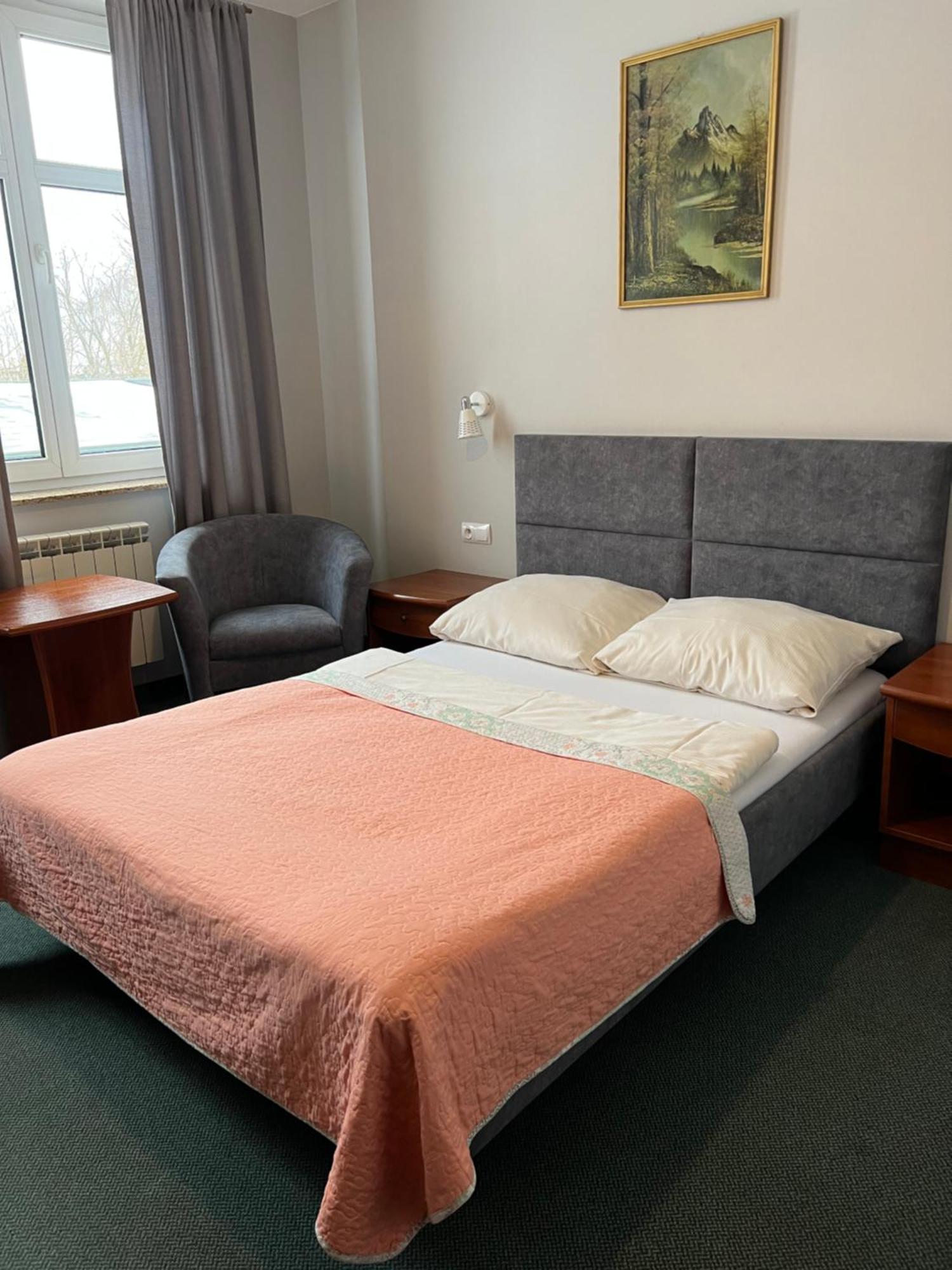 Bed and Breakfast Alabastro à Tomaszów Mazowiecki Extérieur photo